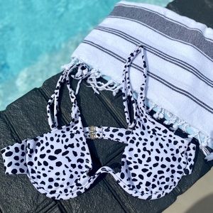 brand SHEIN / size S / color WHITE & BLACK